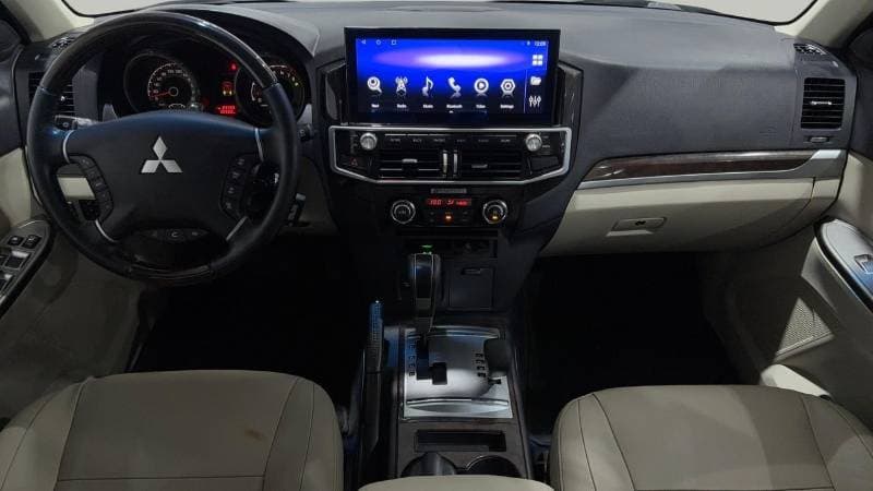 2020 Mitsubishi Pajero thumbnail 7