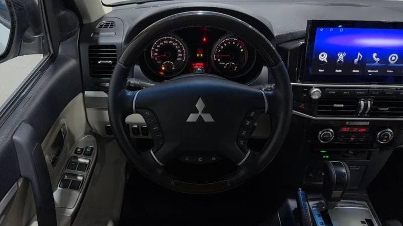 2020 Mitsubishi Pajero thumbnail 8