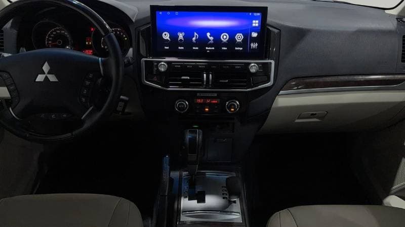 2020 Mitsubishi Pajero thumbnail 10