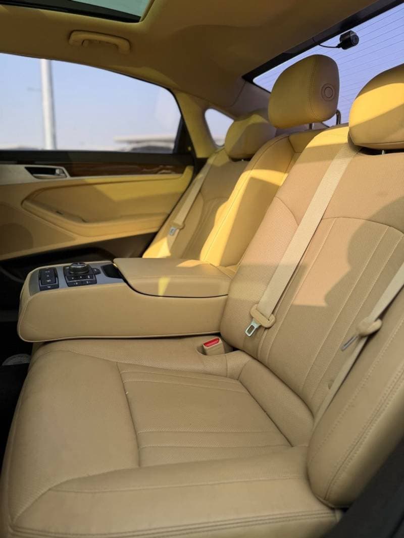 2017 Genesis G80 thumbnail 8