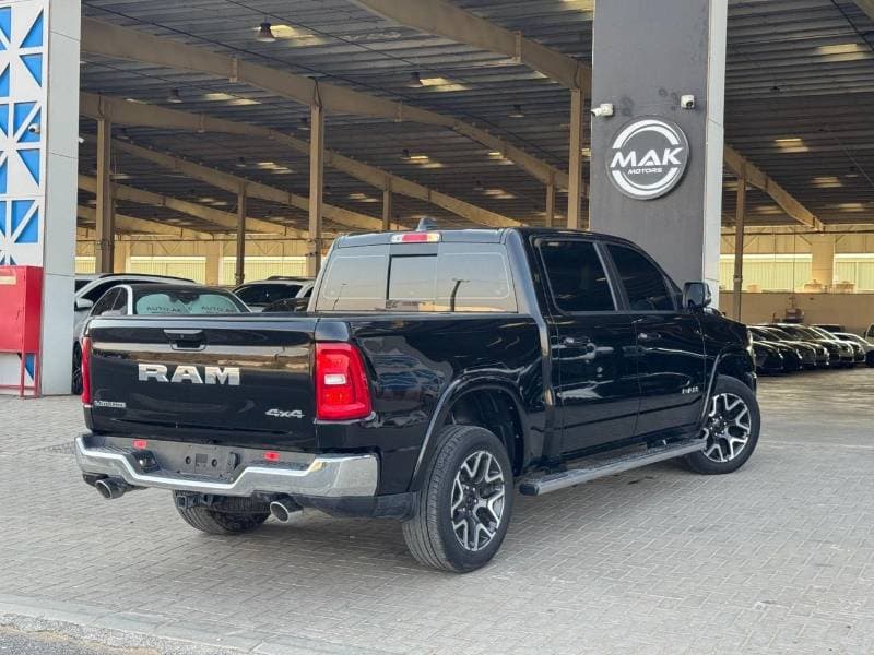 2025 RAM Laramie thumbnail 3