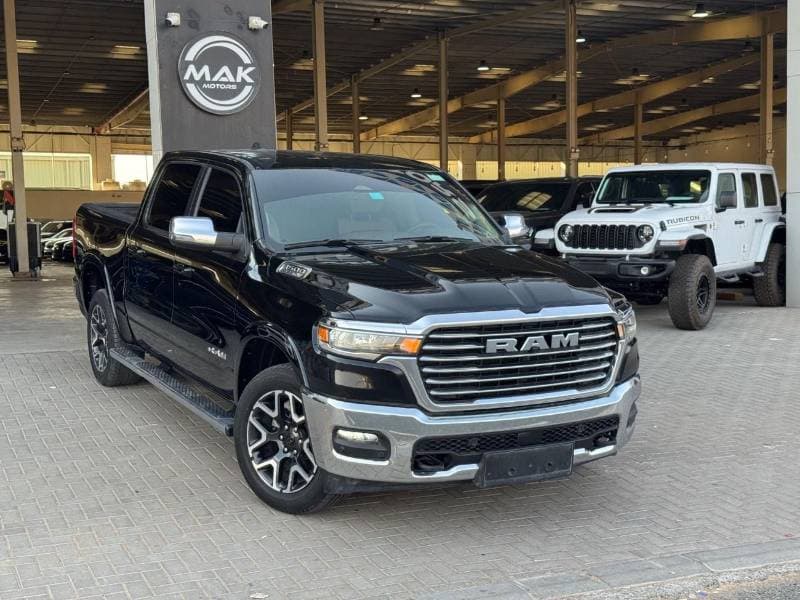 2025 RAM Laramie thumbnail 2