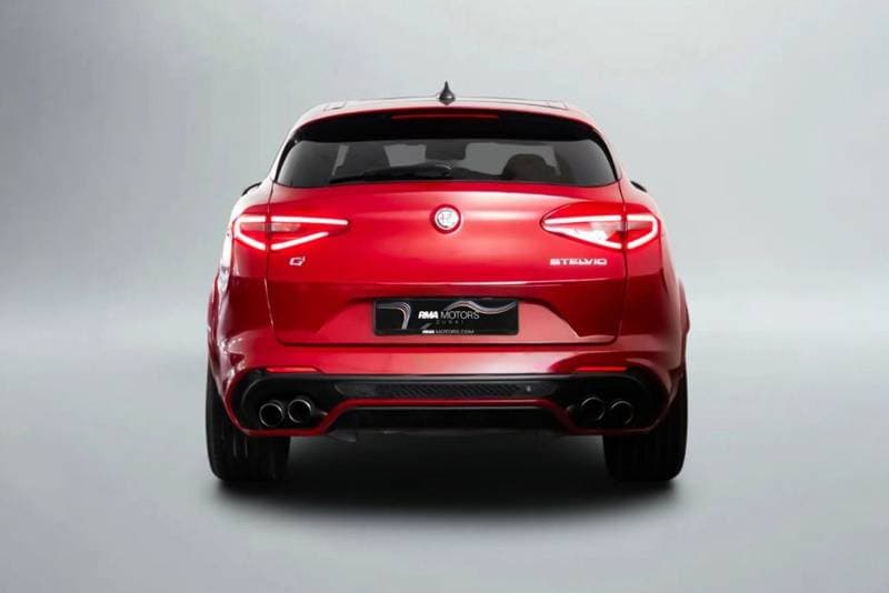 2019 Alfa Romeo Stelvio thumbnail 4