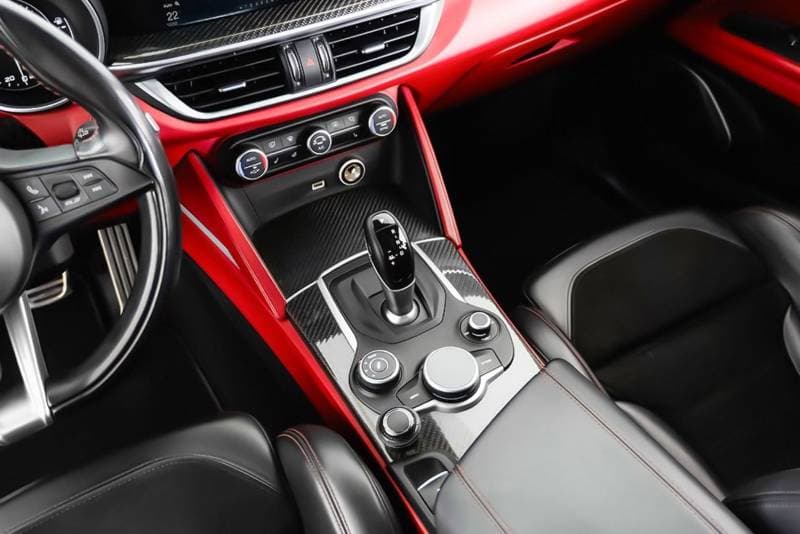 2019 Alfa Romeo Stelvio thumbnail 9