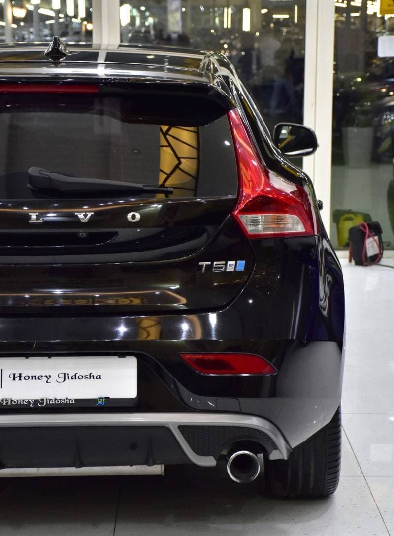 2018 Volvo V40 thumbnail 9