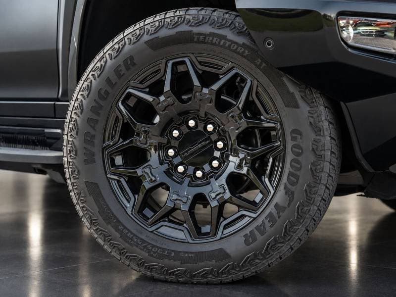 2024 GMC Hummer EV thumbnail 5