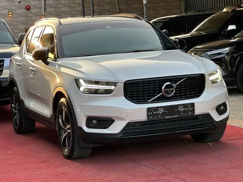 2020 Volvo XC40 thumbnail 3