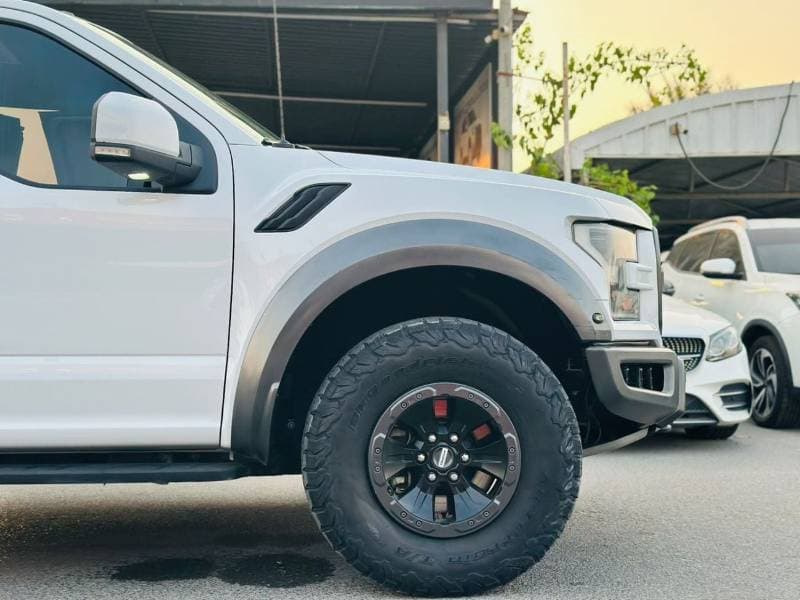 2018 Ford F-150 thumbnail 2