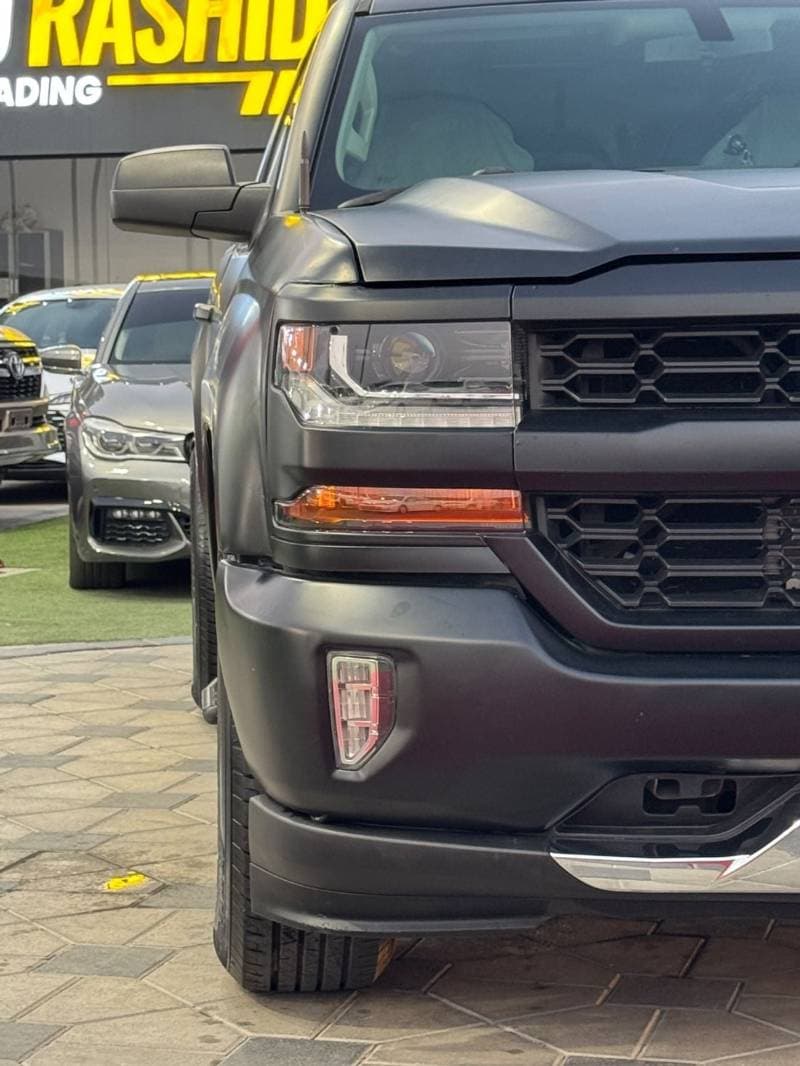 2015 Chevrolet Silverado thumbnail 3