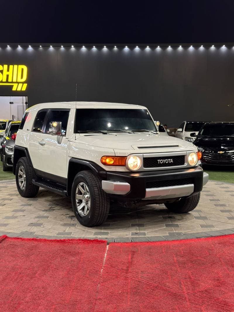 2014 Toyota FJ Cruiser thumbnail 9