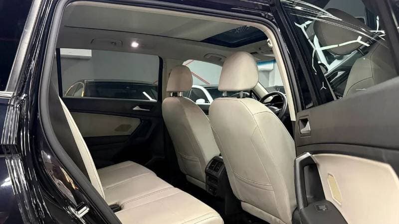 2021 Volkswagen Tiguan thumbnail 10