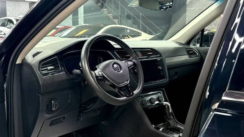 2021 Volkswagen Tiguan thumbnail 9