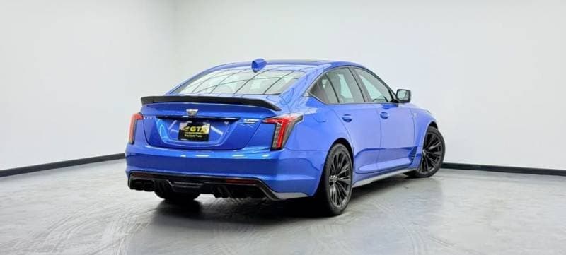 2025 Cadillac CT5 thumbnail 4