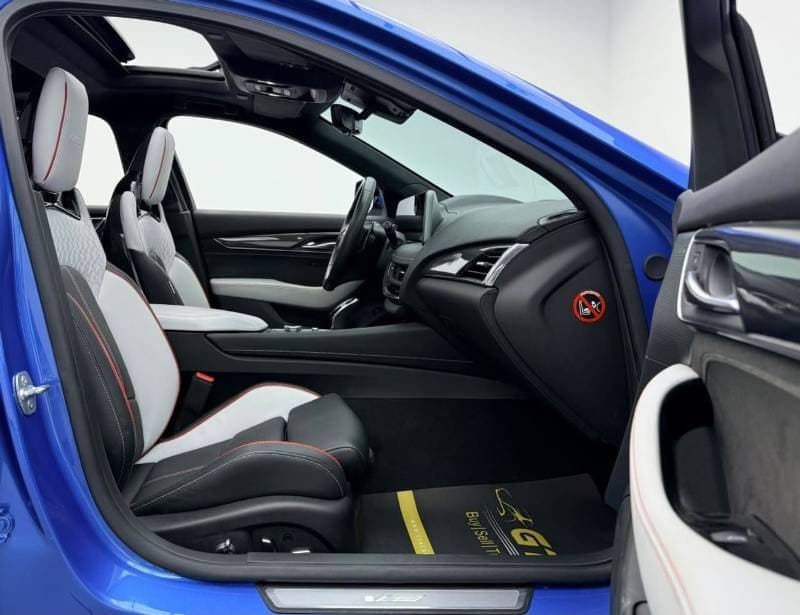 2025 Cadillac CT5 thumbnail 9