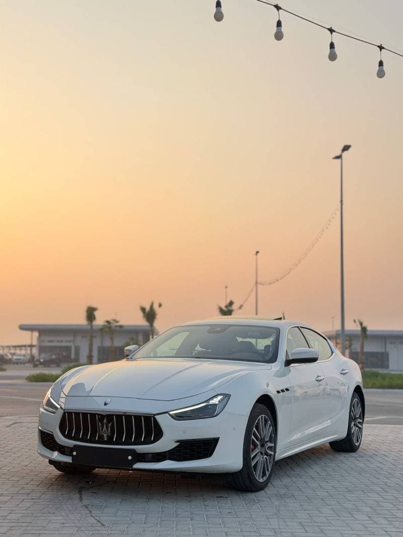2018 Maserati Ghibli thumbnail 3