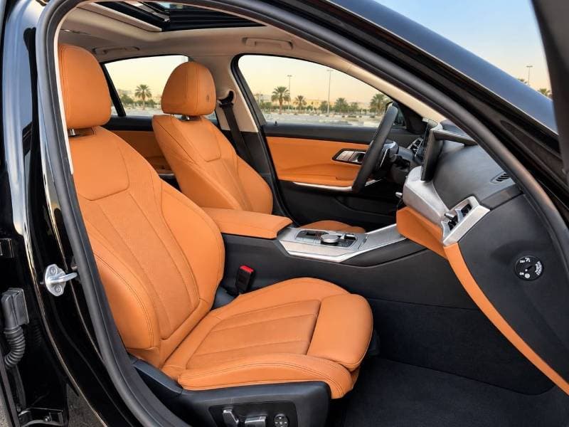 2025 BMW 320i thumbnail 9