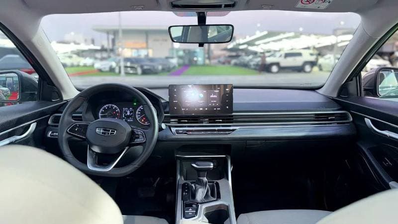 2025 Geely Emgrand GS thumbnail 10
