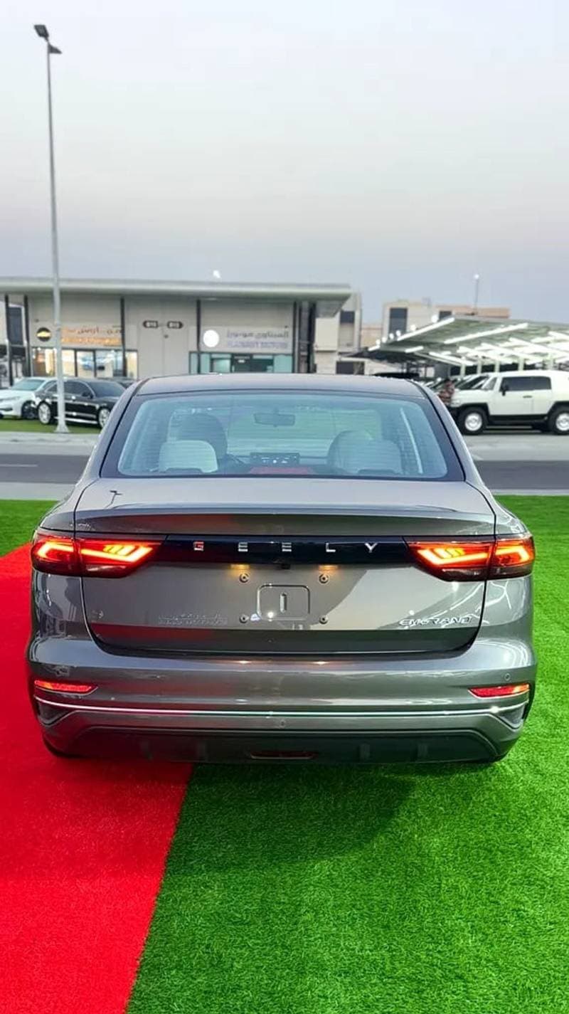 2025 Geely Emgrand GS thumbnail 9