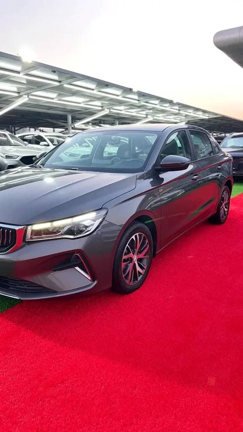 2025 Geely Emgrand GS thumbnail 4