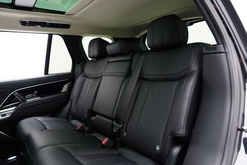 2026 Land Rover Range Rover thumbnail 9