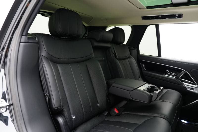 2026 Land Rover Range Rover thumbnail 10