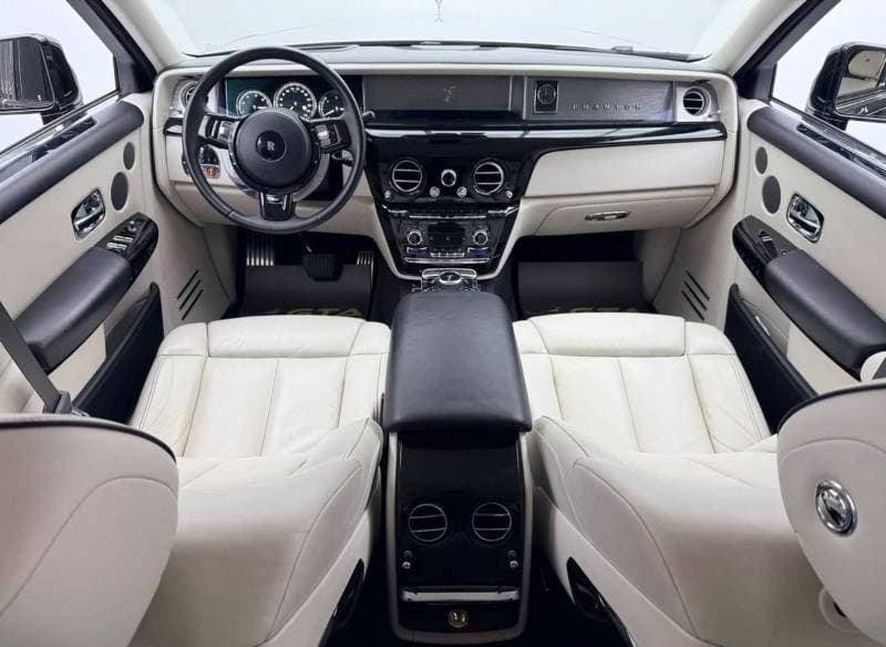 2018 Rolls Royce Phantom thumbnail 9