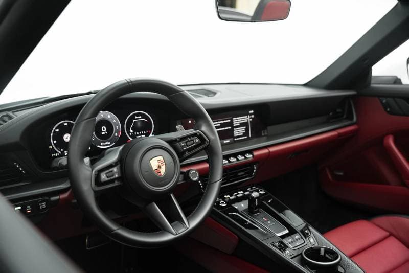 2025 Porsche 911 thumbnail 8