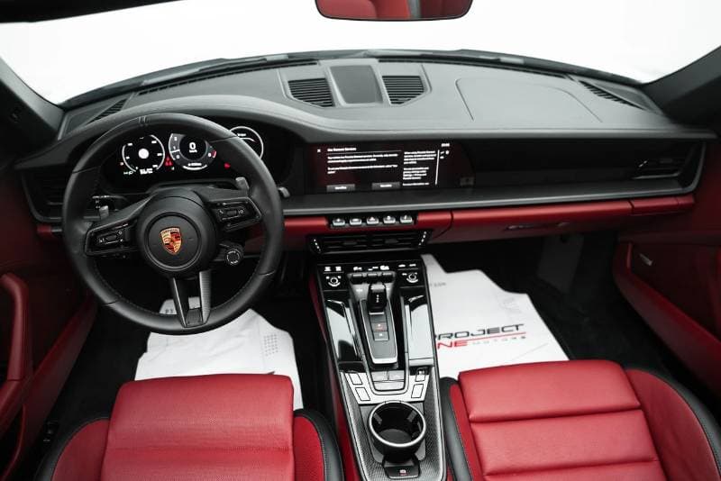 2025 Porsche 911 thumbnail 6