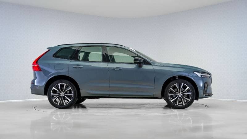 2024 Volvo XC60 thumbnail 3