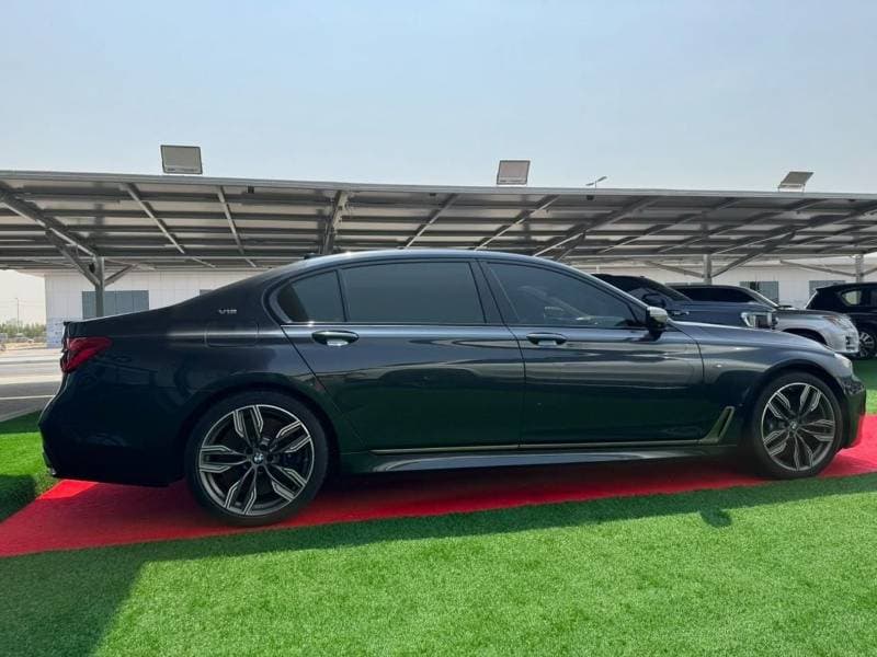 2018 BMW M760Li thumbnail 8