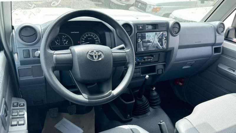 2026 Toyota Land Cruiser 70 thumbnail 10