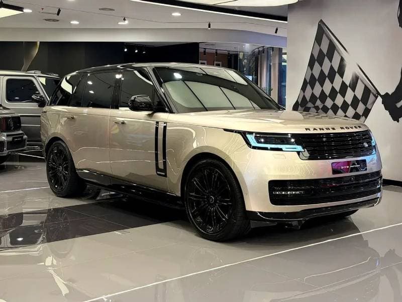 2024 Land Rover Range Rover thumbnail 4