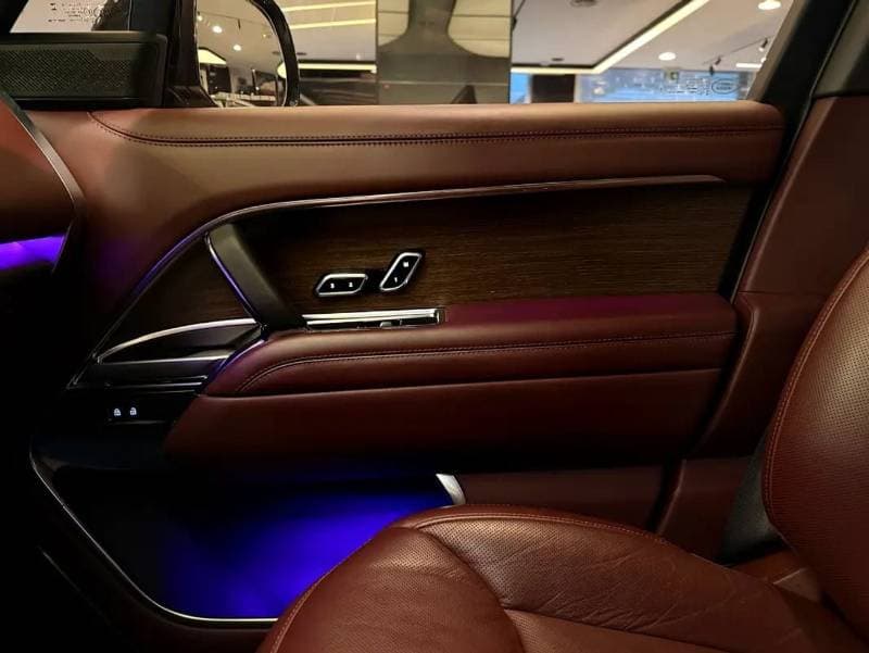 2024 Land Rover Range Rover thumbnail 8