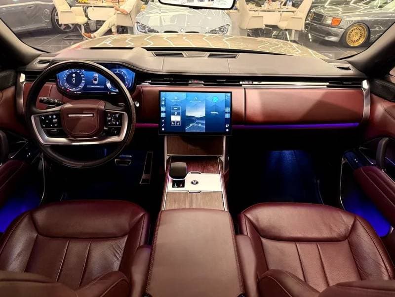 2024 Land Rover Range Rover thumbnail 10