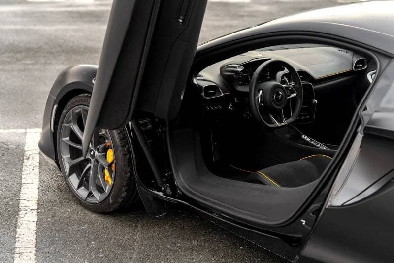2024 McLaren Artura thumbnail 7
