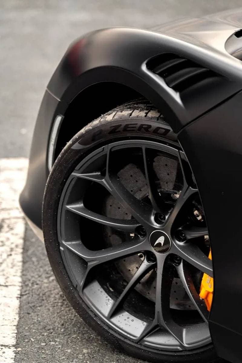2024 McLaren Artura thumbnail 8