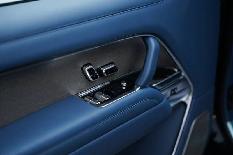 2026 Land Rover Range Rover thumbnail 10