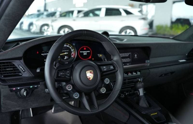 2025 Porsche 911 thumbnail 9