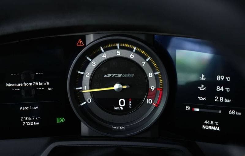 2025 Porsche 911 thumbnail 10