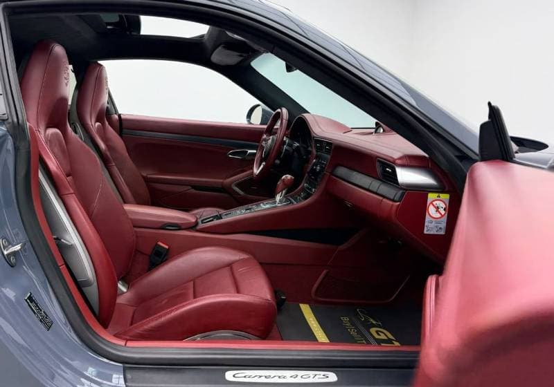 2017 Porsche 911 thumbnail 9