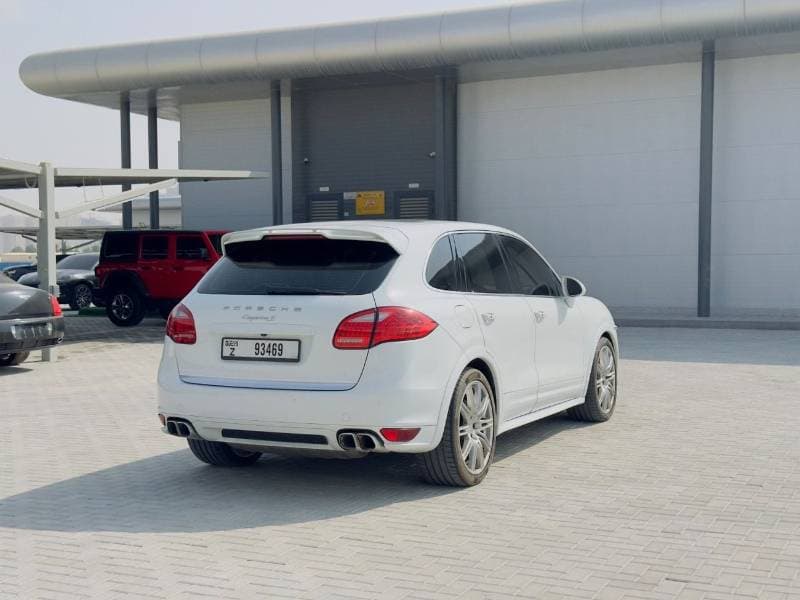 2013 Porsche Cayenne thumbnail 7