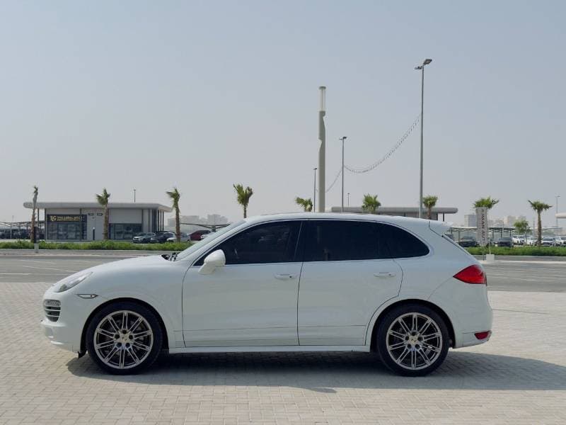 2013 Porsche Cayenne thumbnail 4