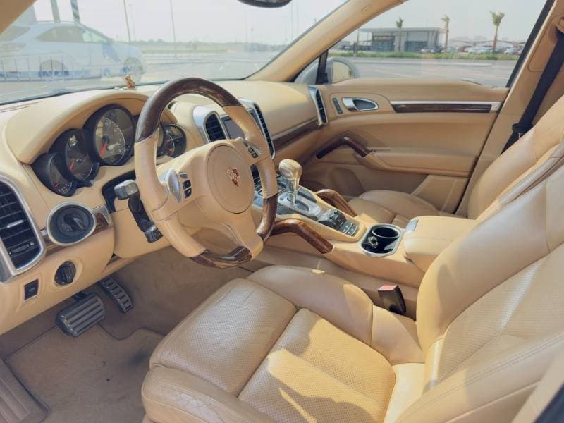2013 Porsche Cayenne thumbnail 8