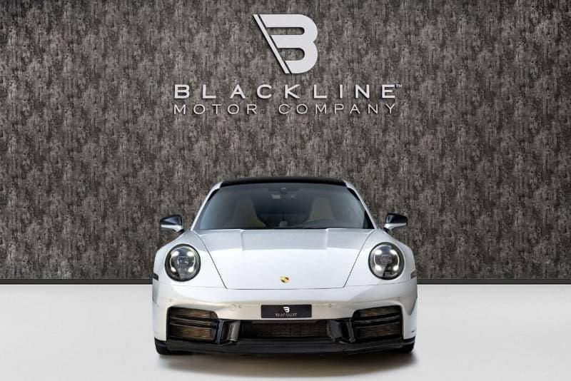 2025 Porsche 911 thumbnail 2