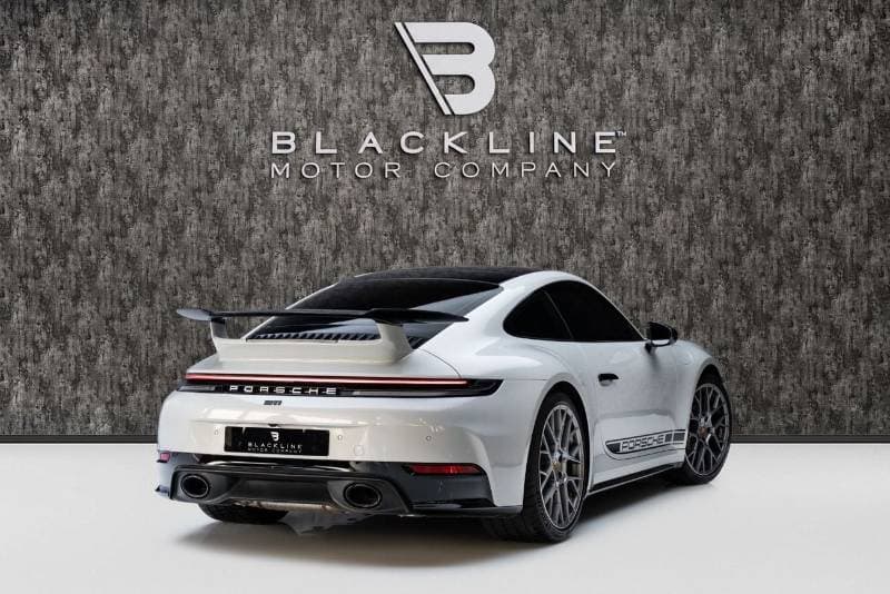 2025 Porsche 911 thumbnail 3