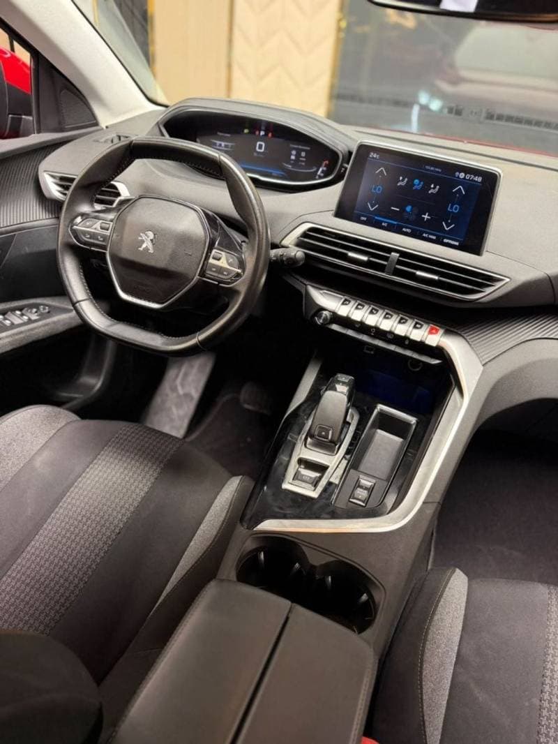 2022 Peugeot 3008 thumbnail 9