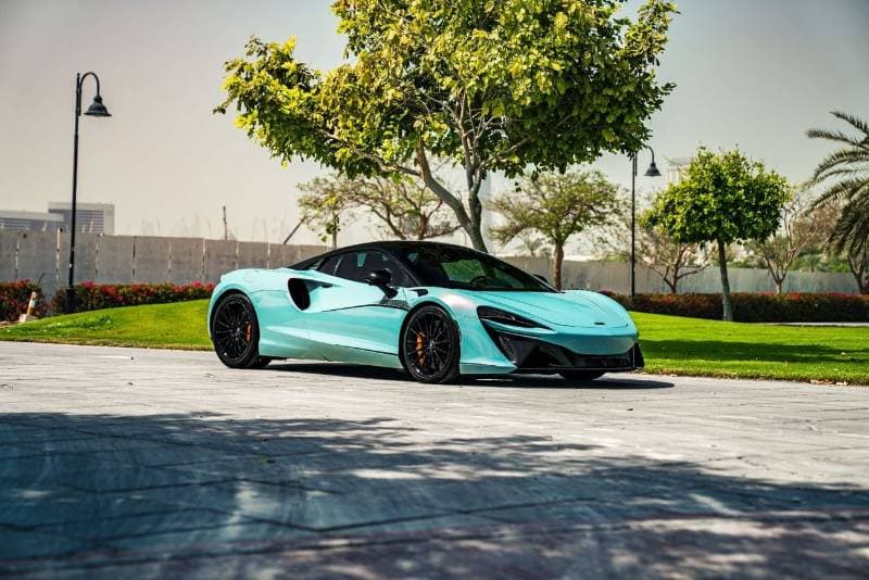 2025 McLaren Artura