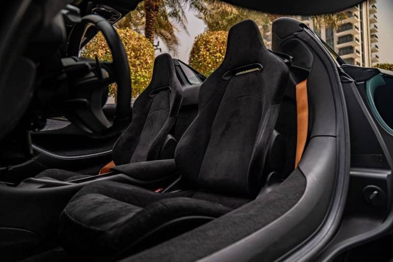 2025 McLaren Artura thumbnail 10