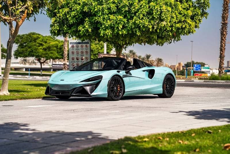 2025 McLaren Artura thumbnail 3