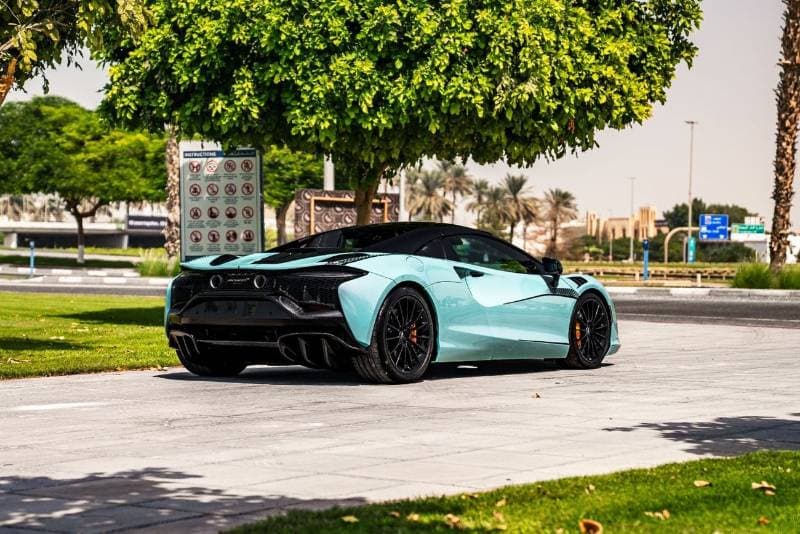 2025 McLaren Artura thumbnail 7